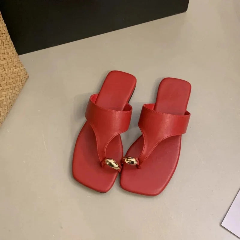 LBSFY -Women's Summer New Soft Flat Bottom Sandals Toe Post Beach Sandals Outdoor Rubber Sole Plastic Upper Metal Decorated Flip Flops