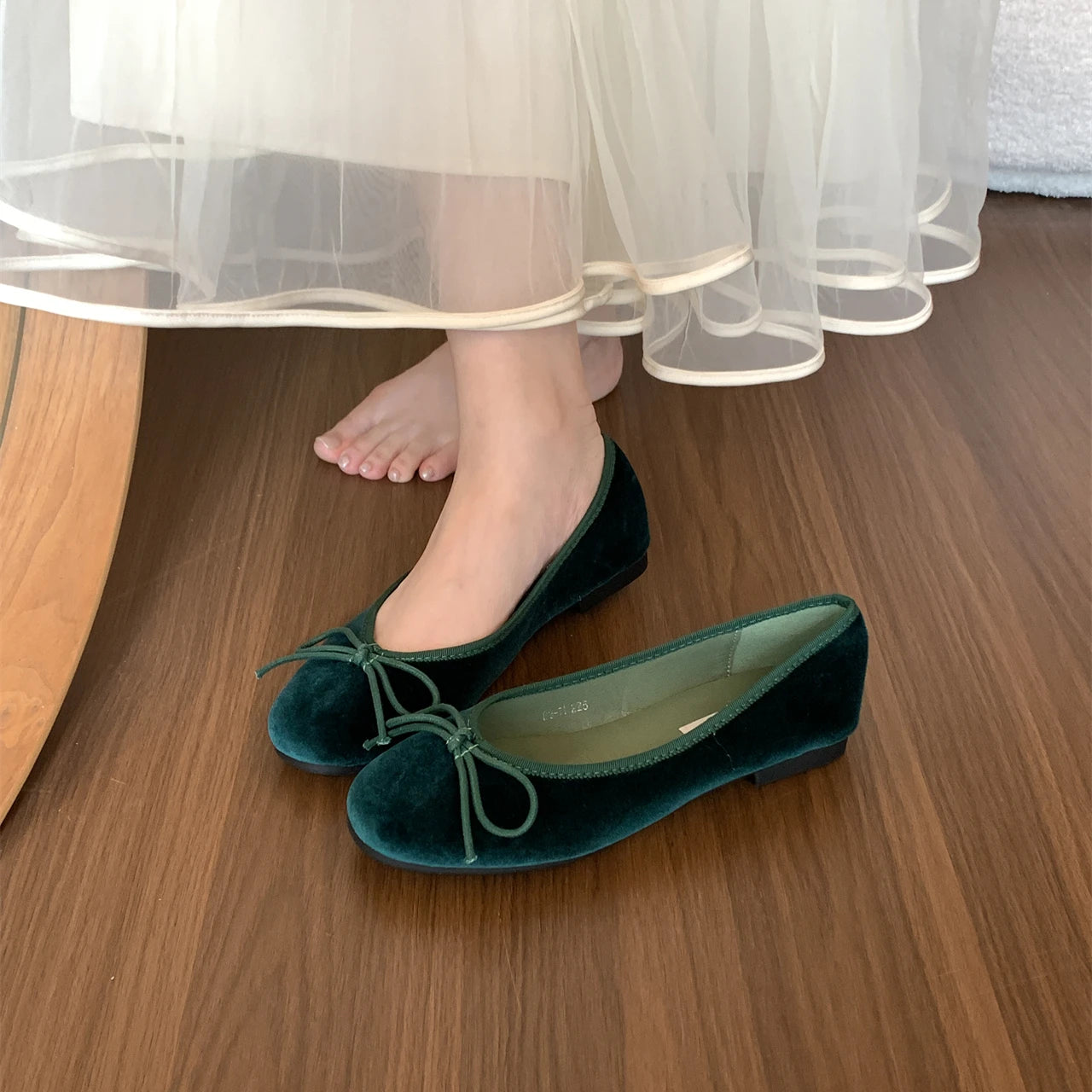 LBSFY -Brand Women Velvet Flats Round Toe Shallow Soft Ballerina Shoes Ladies Casual Dress Shoes Ballet Loafers Classics Mujer