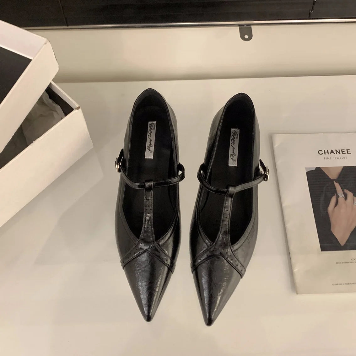 LBSFY  -Spring New Women Flats Brand Design Point Toe Women Ballet Shoes Casual Buckle Strap Female Dress Shoes Low Heels