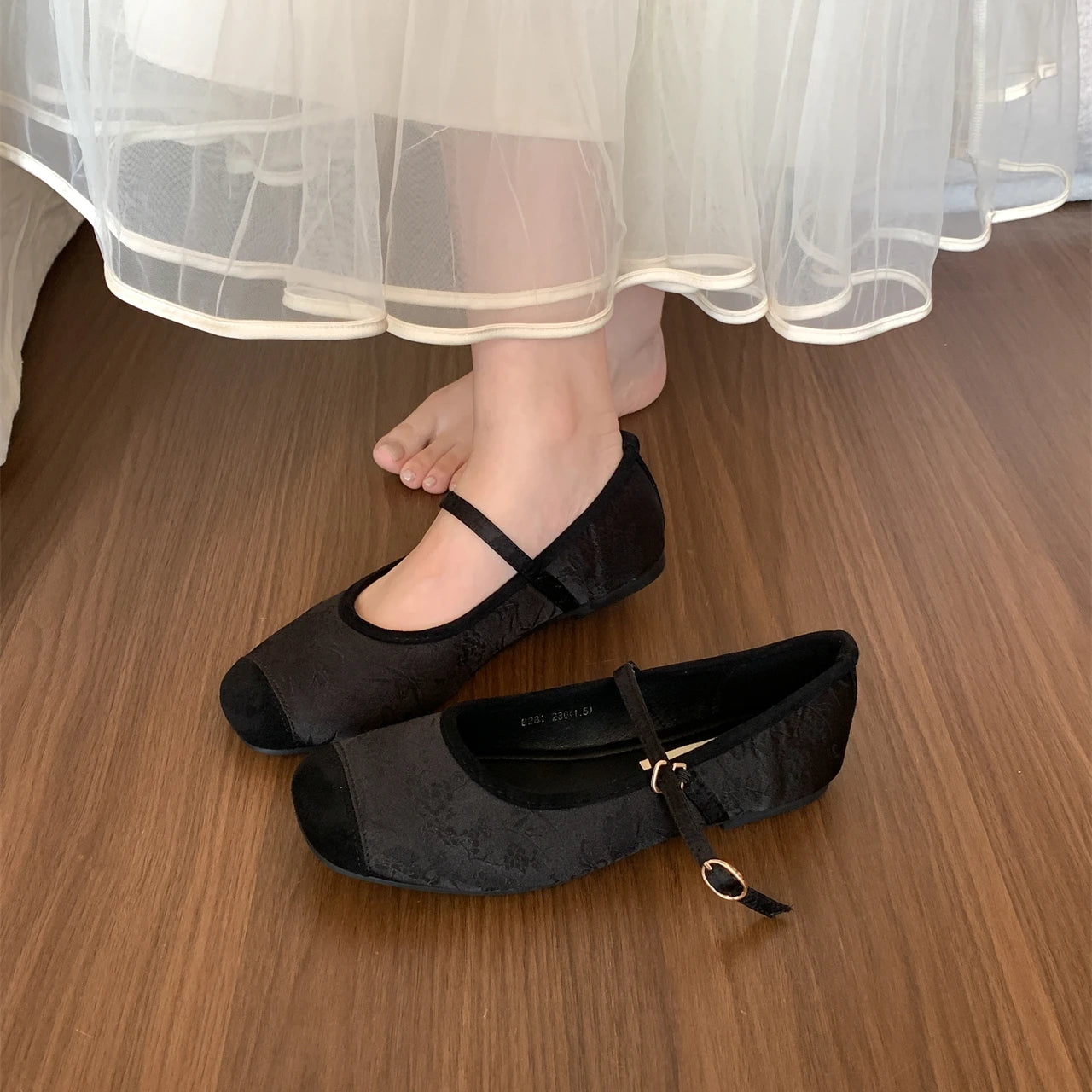 LBSFY -New Brand Women Flat Shoes Round Toe Shallow Slip On Ladies Casual Ballet Shoes Soft Leather Eelgant Ballet Shoes Mujer