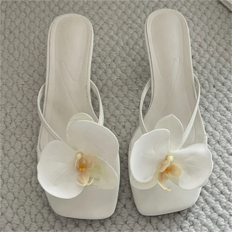 LBSFY -Design Style Flower Square Clip Toe Thin Low Heels Women Slippers Fashion Casual Sandals 2025 Summer Flip Flops Shoes