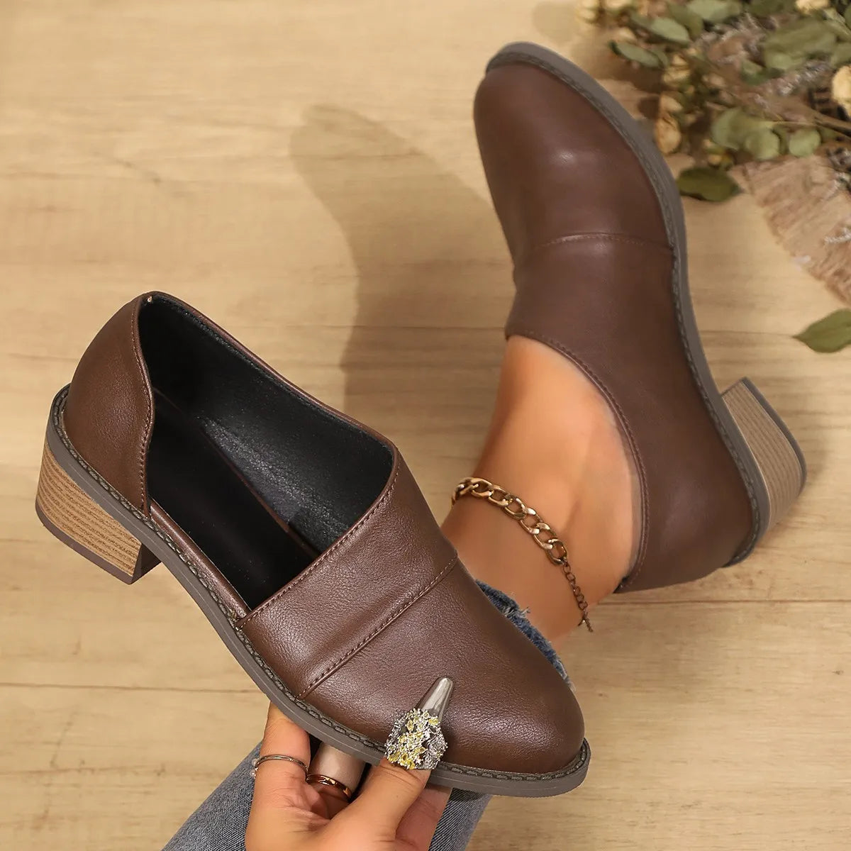 LBSFY -Women's Chic Pointed Toe Low Top Chunky Heel Shoes Side Cut Out Design Oxford Shoes Casual Open-toe Low-heeled Leather Shoes
