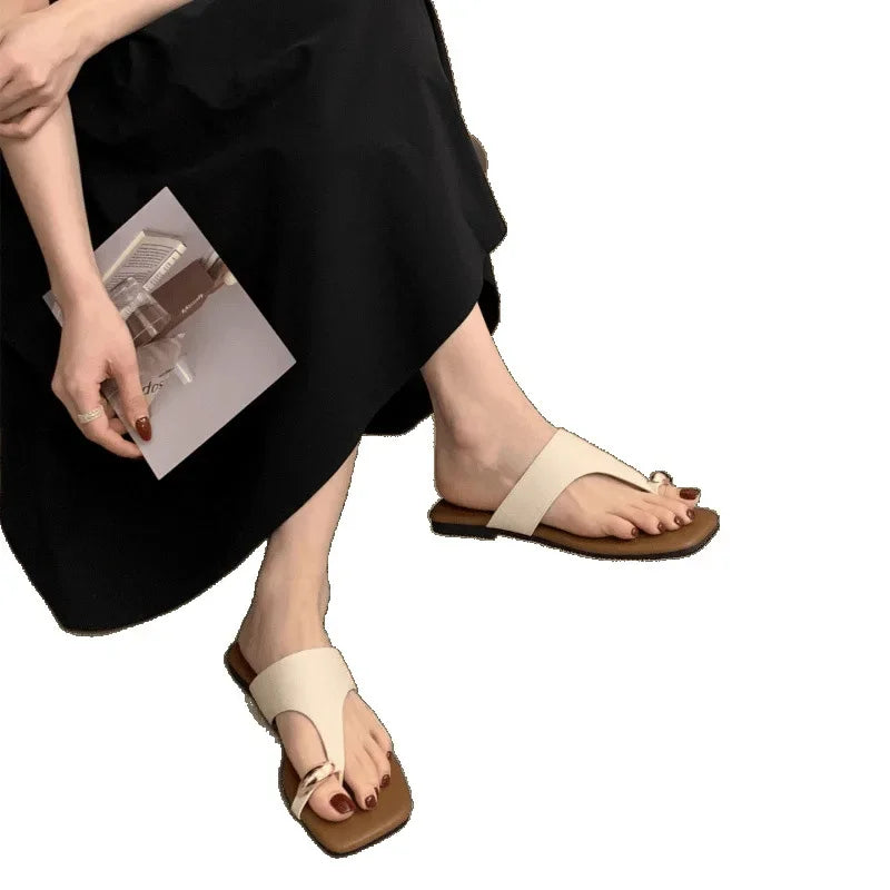 LBSFY -Women's Summer New Soft Flat Bottom Sandals Toe Post Beach Sandals Outdoor Rubber Sole Plastic Upper Metal Decorated Flip Flops