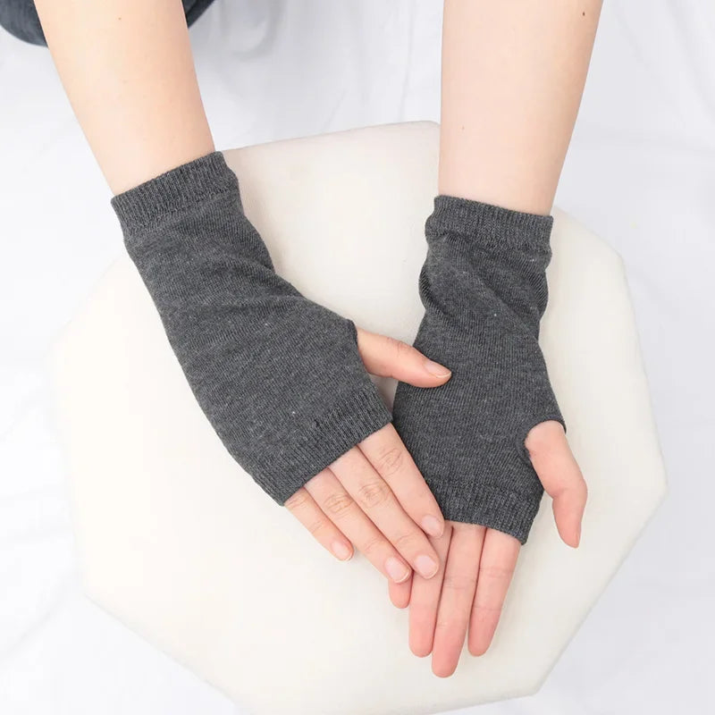 Lbsfy Anime Women Short Fingerless Gloves Cosplay Mitten Unisex Oversleeve Arm Warmer Men's Fashion Warm Cuff Gloves Cosplay Accessory