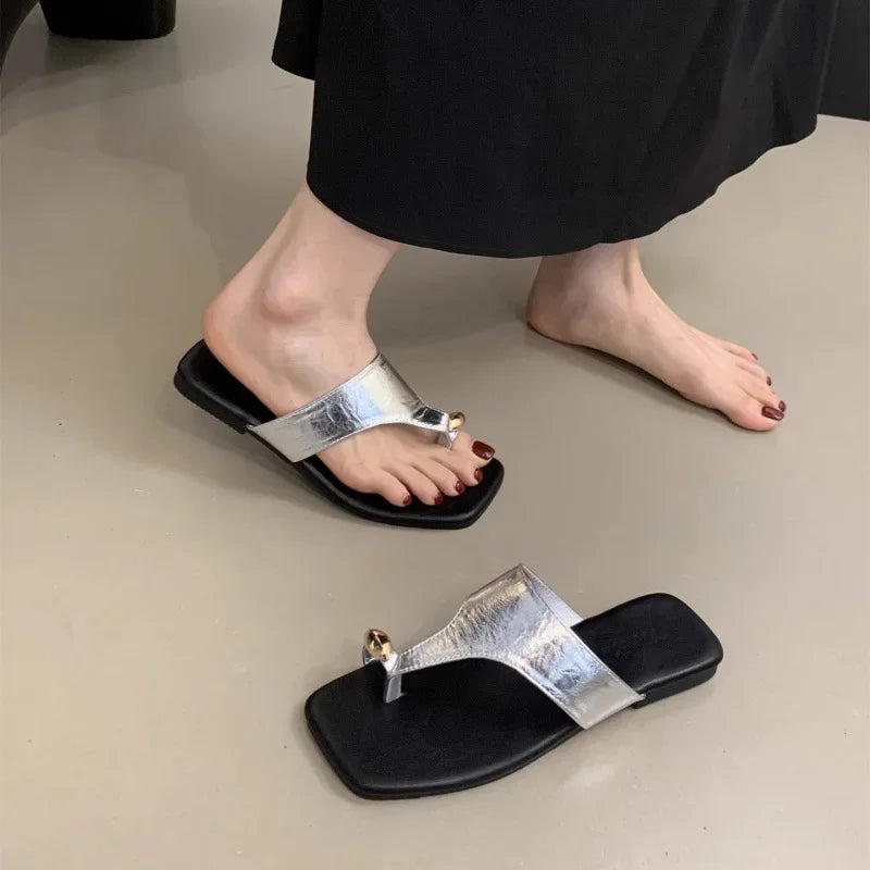 LBSFY -Women's Summer New Soft Flat Bottom Sandals Toe Post Beach Sandals Outdoor Rubber Sole Plastic Upper Metal Decorated Flip Flops