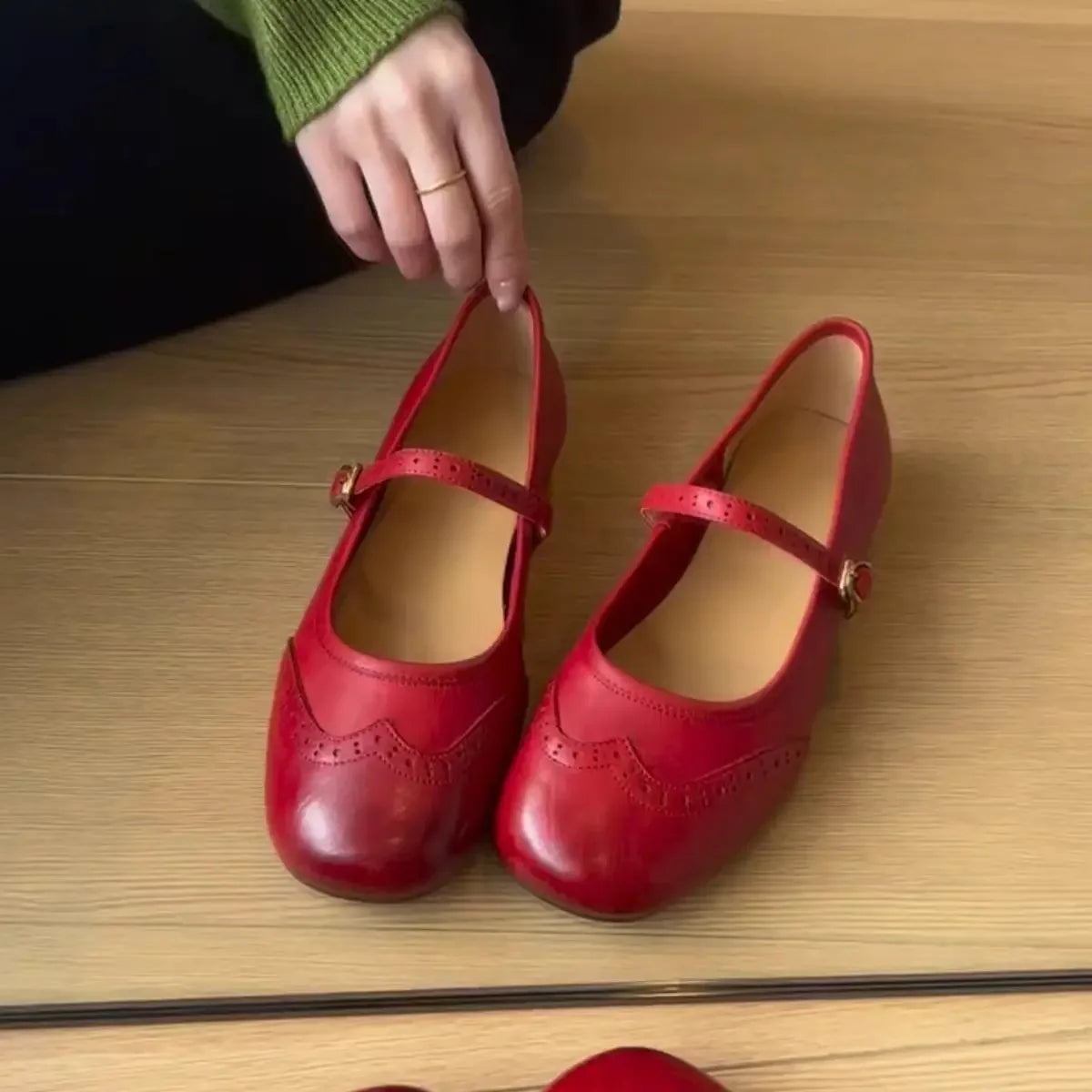LBSFY -Retro Flat Bottom Mary Jane Shoes Spring Summer New Style Red Slip-On Women's Flats round Toe Low Heel Floral Patterned Pumps