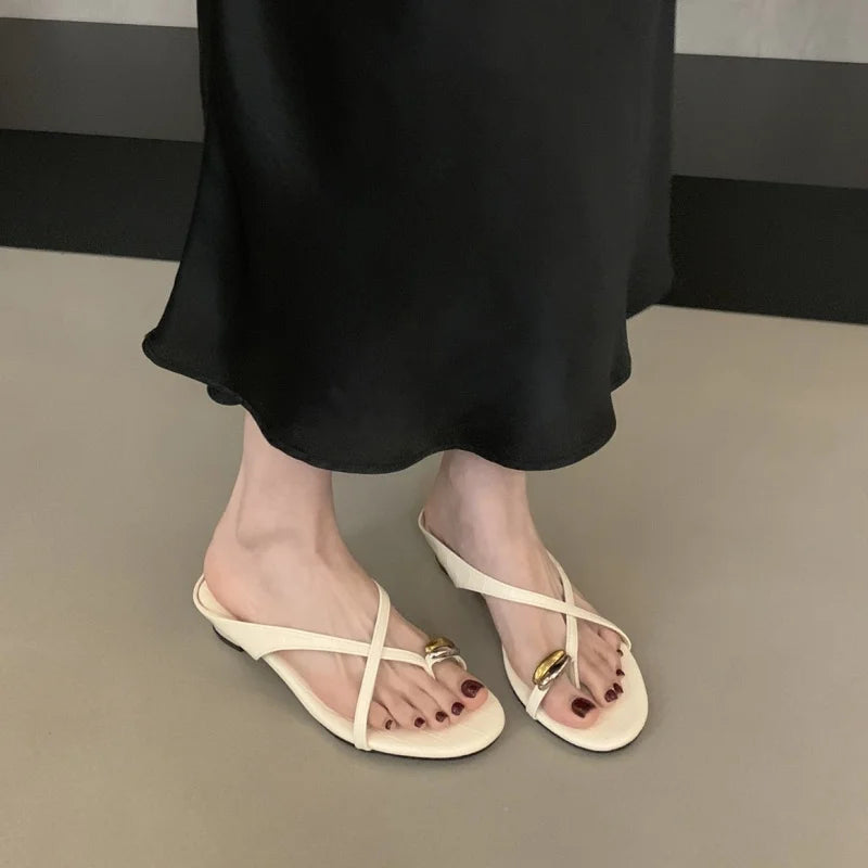 LBSFY - Brand New Women's Slippers Metal Decorations Summer Footwear Fashion Flat Sandals Set Toe Round Head Beach Shoes Mujer
