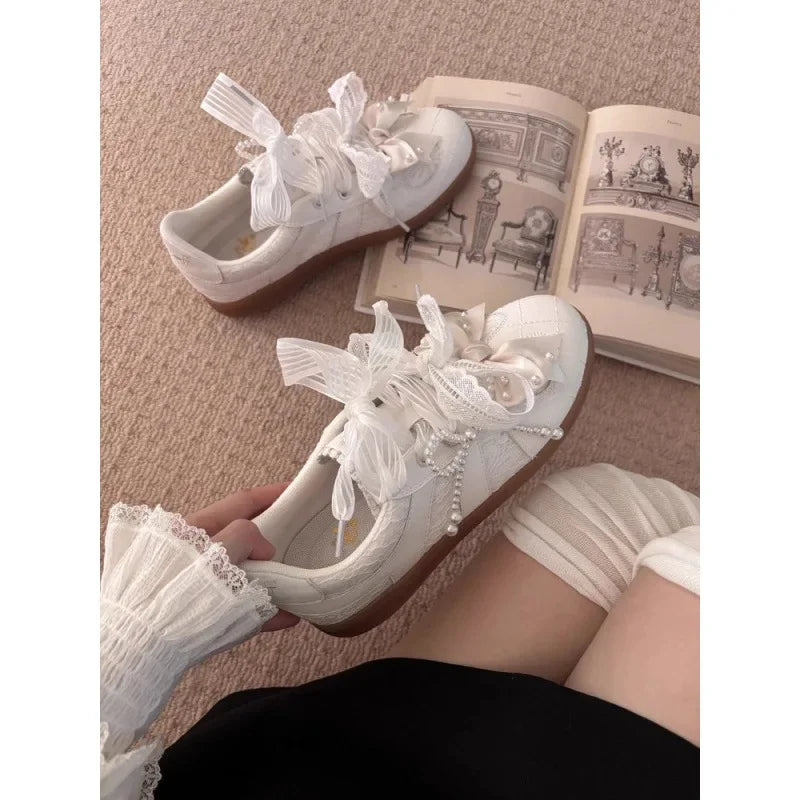 LBSFY -Retro Lace Thick Bottom Pearl Butterfly Knot Casual Sports Shoes Women's Cowhide Version Dequn Shoes Rubber Sole Board Shoes