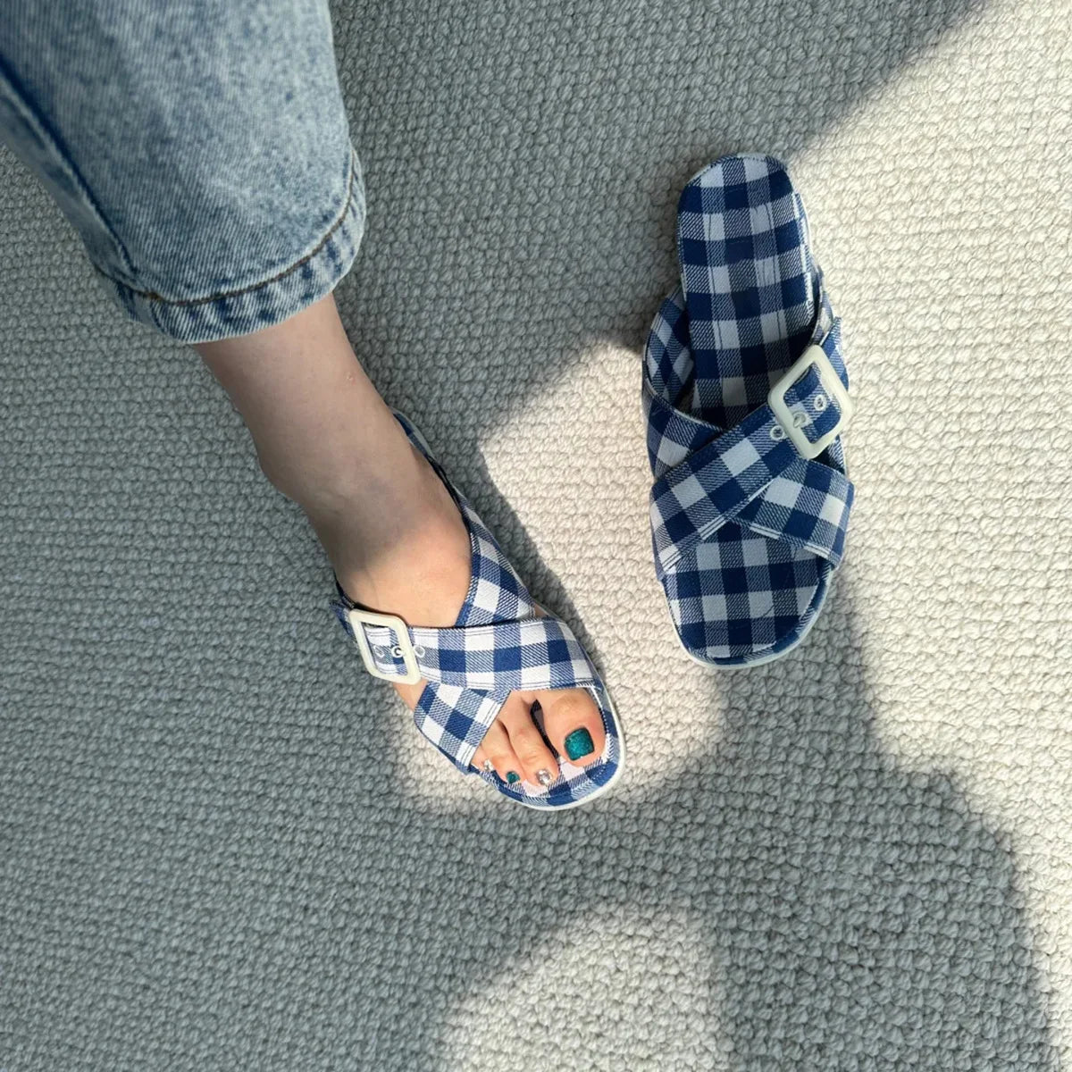 LBSFY  -  Cross Striped Thick Soled Slippers Are Versatile and Casual, with A Single Line of Boken Shoes Outdoor Wear and Beach Sandals