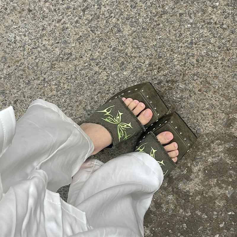 LBSFY  -  Cold Slippers for Summer Outdoor Wear One Line Drag, Embroidered Millennium Spicy Girl, Retro Sponge Cake, High-Heeled Slippers
