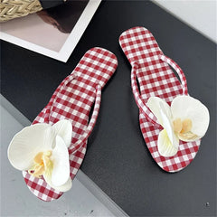 LBSFY -Summer Design Style Flower Geometric Clip Toe Low Flat Heels Women Slippers Fashion Casual Party Flip Flops Shoes