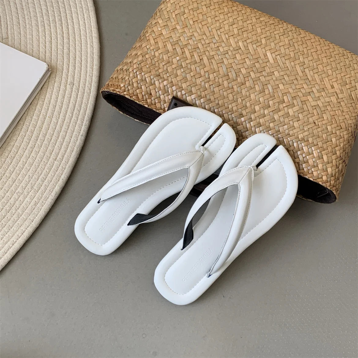 LBSFY - Ladies Clip Toe Flip Flops Silver Tabi Ninja Slippers Woman Beach Shoes Flat Sandalias Femme Slides Split Toe Sand