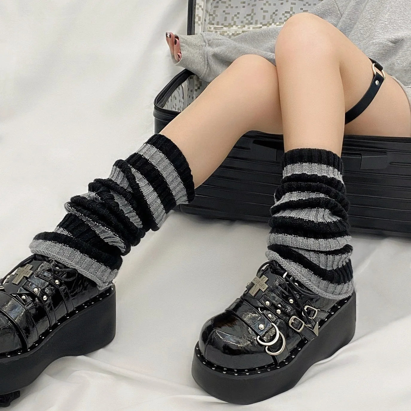 Lbsfy Autumn Winter JK Spice Girls College Foot Cover Warm Pile Socks Boot Cover Black White Striped Knitted Leg Warmers Women