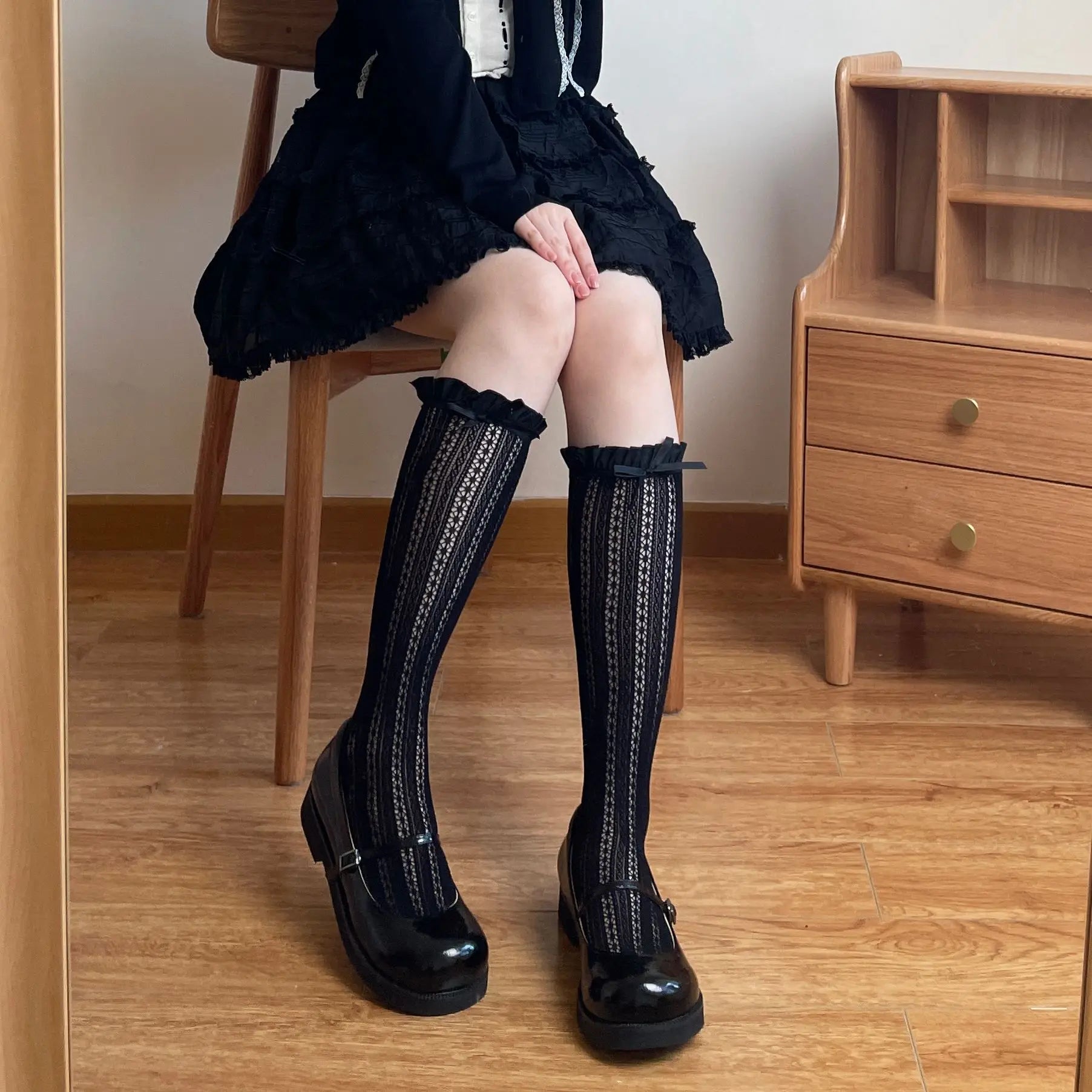 Lbsfy Solid Color Bowknot Hollow Lace Stockings Woman Summer Middle Tube JK Lolita Cute Socks Black White Fishnet Stockings for Women