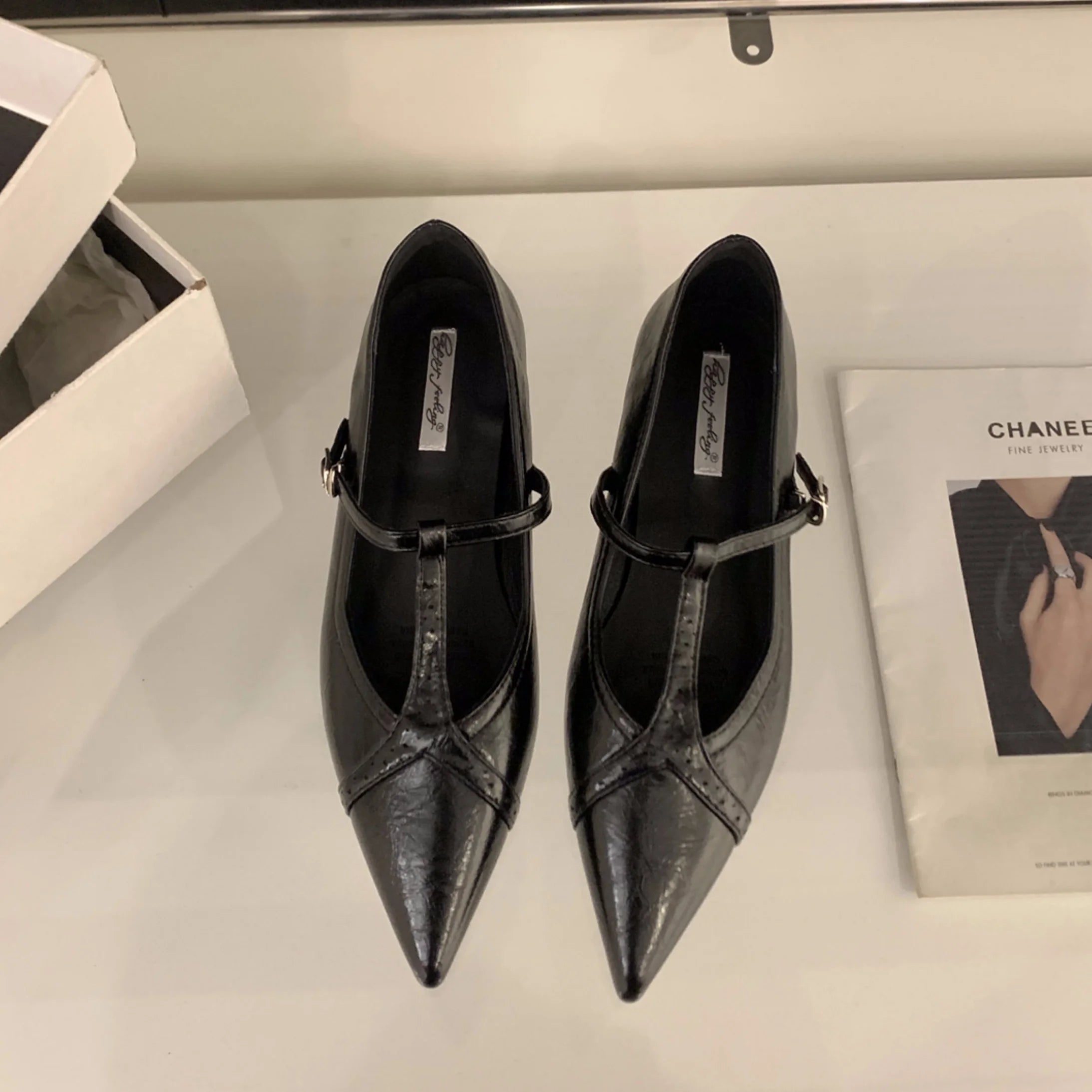 LBSFY  -Spring New Women Flats Brand Design Point Toe Women Ballet Shoes Casual Buckle Strap Female Dress Shoes Low Heels
