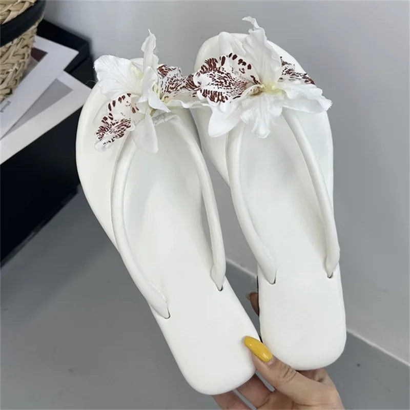 LBSFY -New Design Camouflage Flower Low Flat Heels Women Slippers Summer Clip Toe Casual Outdoors Dress Flip Flops Shoes