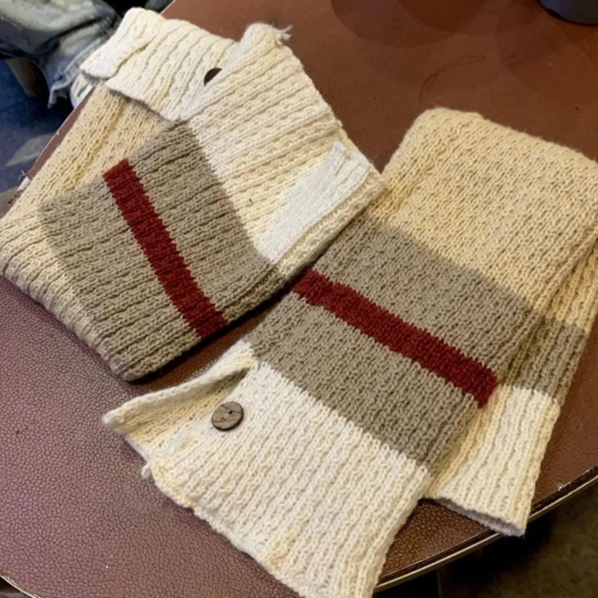 Lbsfy Autumn and Winter New Leg Warmers Woman Solid Color Striped Thick Knitted Leg Warmers Buttons Slit Warm Socks for Women