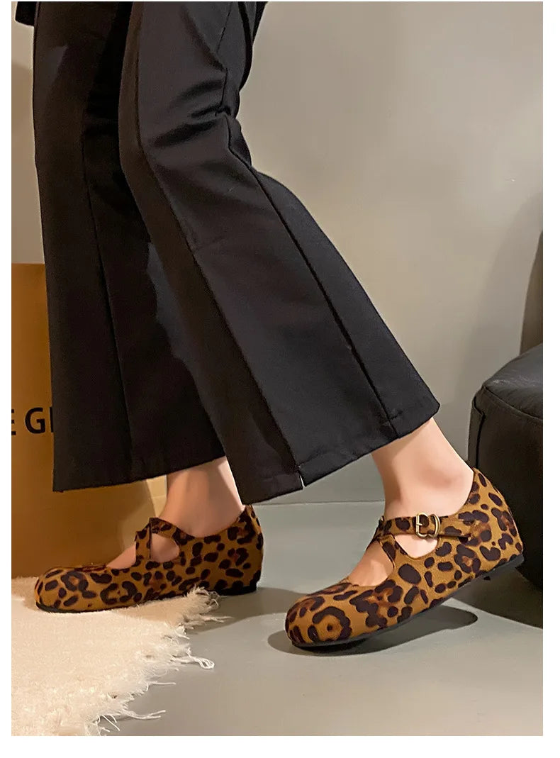 LBSFY -Retro Faux Suede Flat Internal Increase Women Dance Shoes 2025 Spring Autumn New French Casual Commuting Mary Jane Shoes Woman