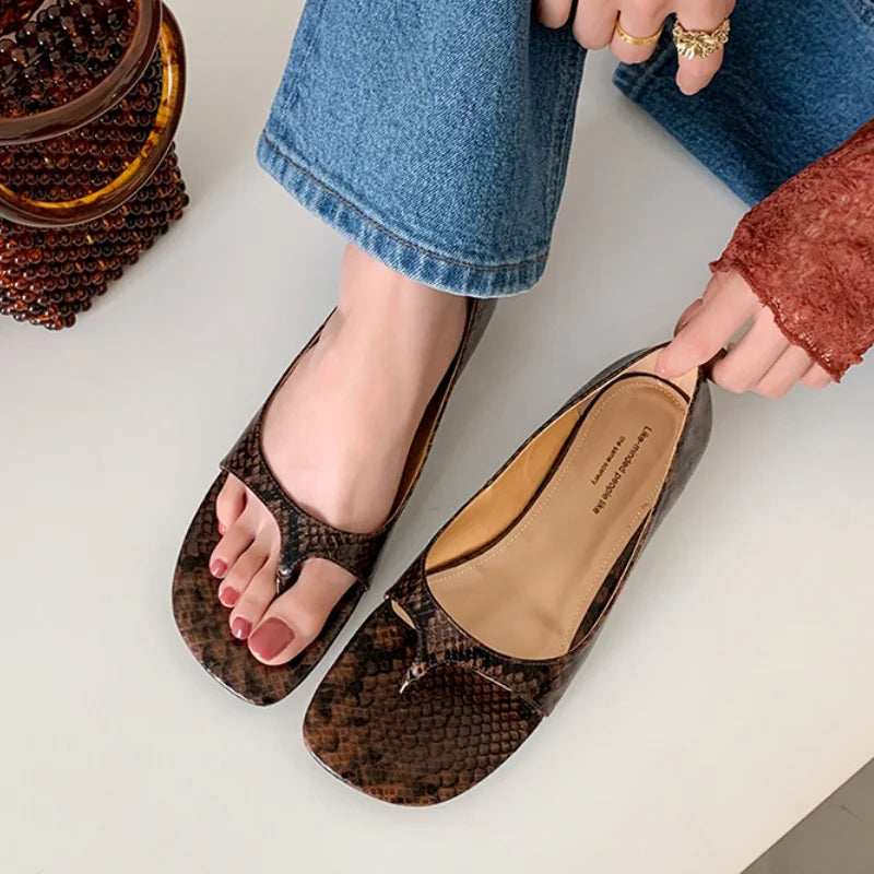 LBSFY  -  Green Round Toe Thong Sandals Ladies Summer Leisure Snake Pattern Flats Open Toe Slip-On Shoes for Women Genuine Leather