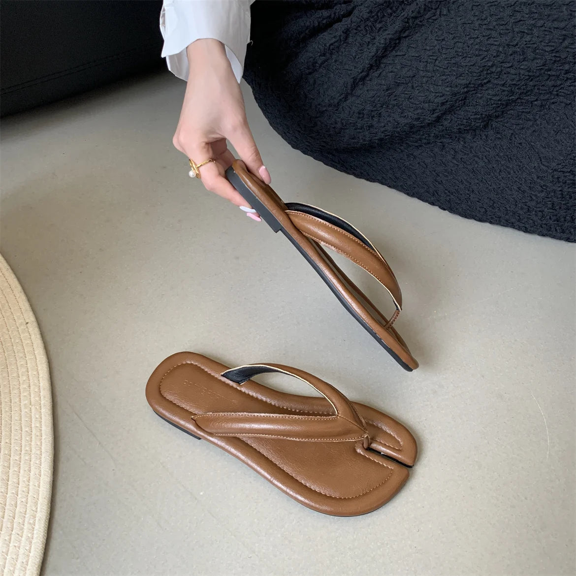 LBSFY - Ladies Clip Toe Flip Flops Silver Tabi Ninja Slippers Woman Beach Shoes Flat Sandalias Femme Slides Split Toe Sand