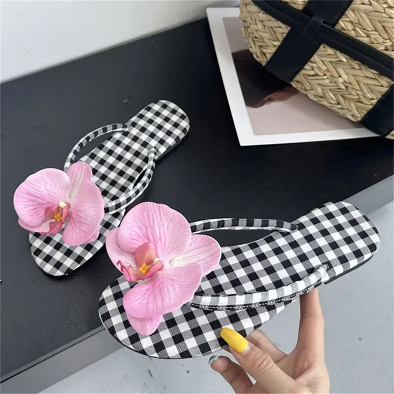 LBSFY -Summer Design Style Flower Geometric Clip Toe Low Flat Heels Women Slippers Fashion Casual Party Flip Flops Shoes