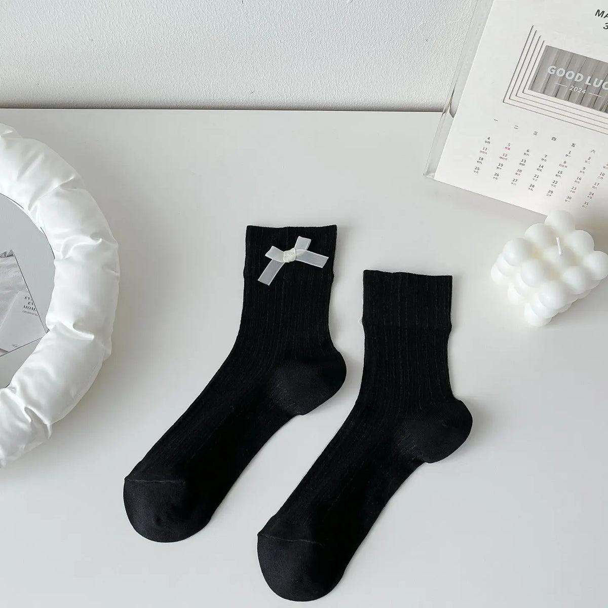Lbsfy Summer Cool Thin Socks Woman Solid Color Bowknot Lace Glittering and Translucent Low Tube Casual Black White Socks for Women