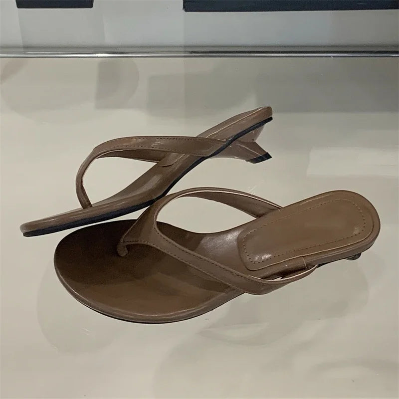 LBSFY -Summer Fashion Comfortable Round Clip Toe Slippers Women Thin Low Heels Casual Sandals Flip Flops Beach Shoes Zapatos De Mujer