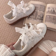 LBSFY -Retro Lace Thick Bottom Pearl Butterfly Knot Casual Sports Shoes Women's Cowhide Version Dequn Shoes Rubber Sole Board Shoes