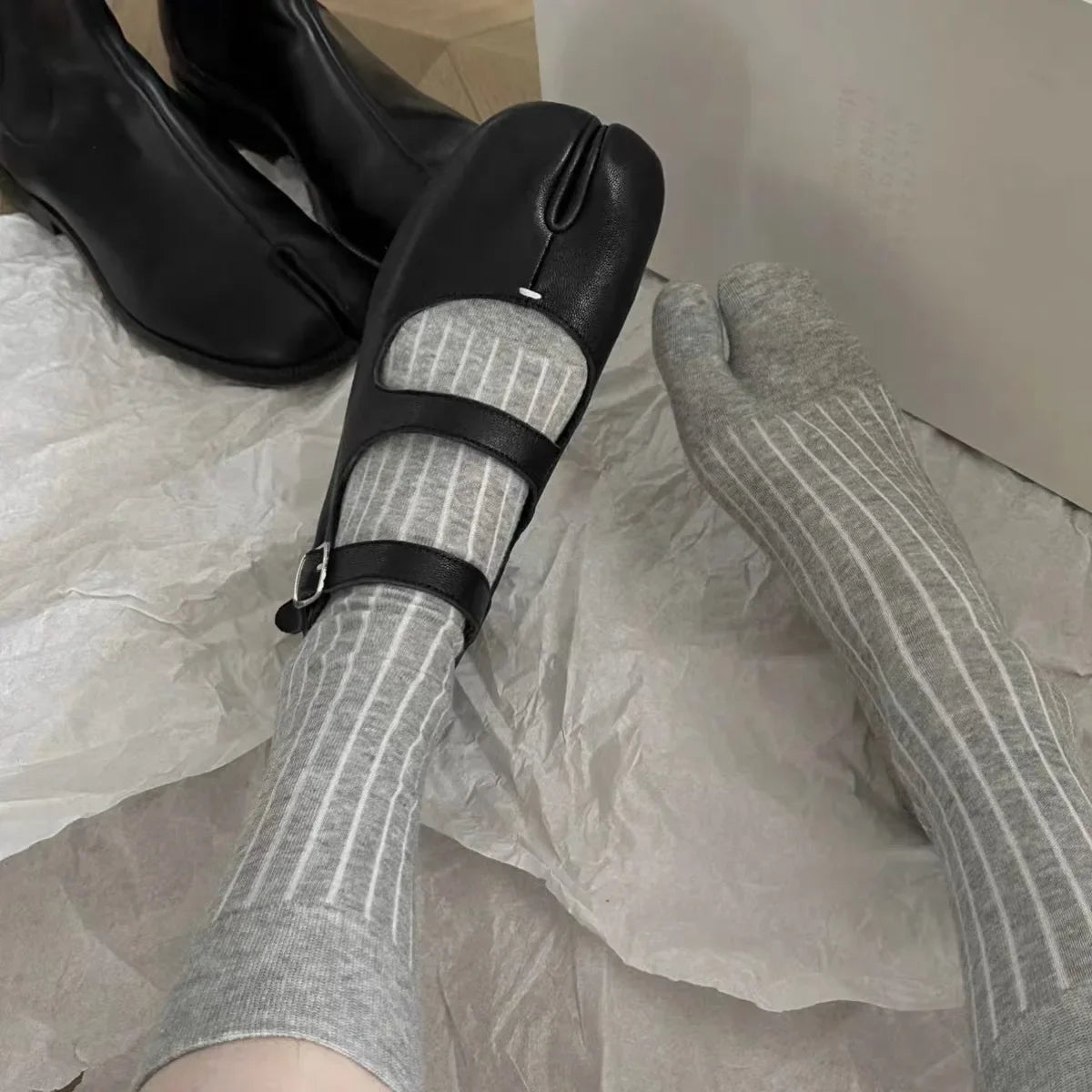 Lbsfy 1/3pairs Cotton Two-Toed Thigh High Socks Women Girls Two Fingers Stockings Long Tube Split Toe Socks Black White Harajuku Sox